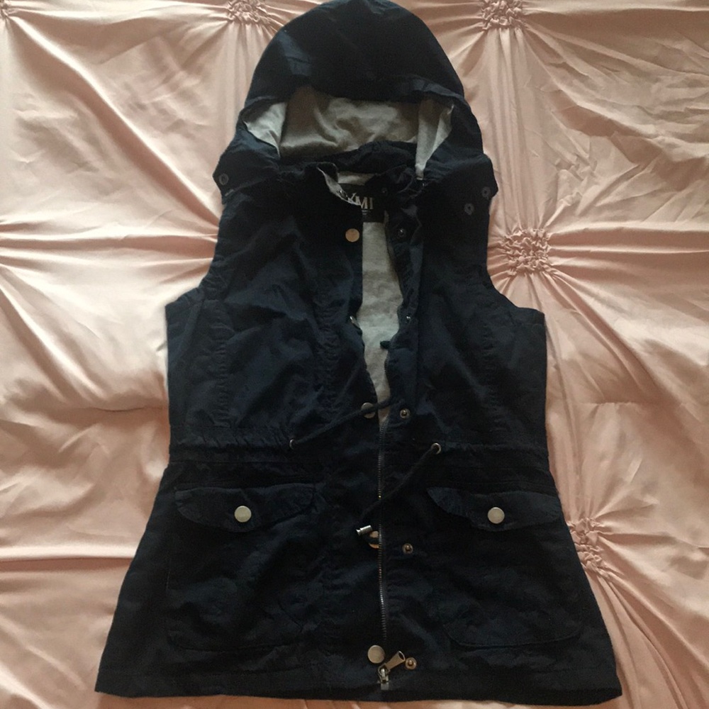 Brand new YMI vest w/ detachable hood size S